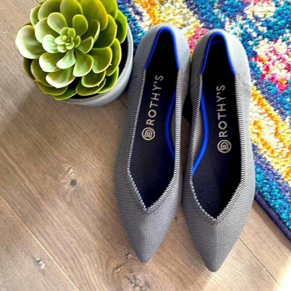 Rothy’s  the point size 7 gray woman’s flat shoes..B/2